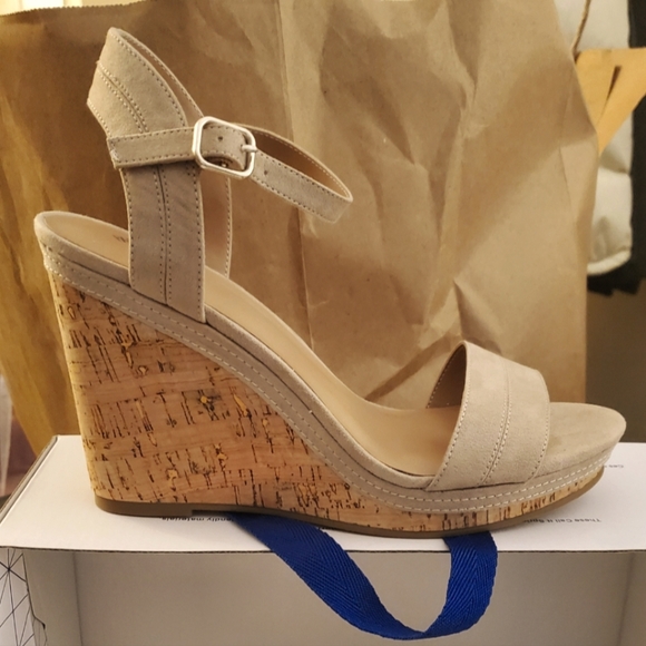 PrettyLittleThing Shoes Call It Spring Womens Size 9 Tan Wedge